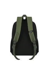 Mochila gris con detalles en rojo, con dos bolsillos frontales, tiras acolchadas y porta botellas laterales de red.