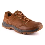 Championes Hi-Tec Marlon color marrón, de cuero, con cordones y suela de goma.