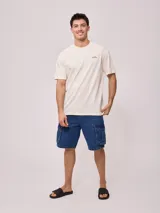 Remera negra de hombre marca Rusty, corte regular fit, con estampado en la espalda con el logo de la marca y el año de fundación. Confeccionada en algodón lavado.