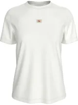 Remera blanca de algodón con cuello redondo y mangas cortas. Presenta un pequeño logo rectangular con el monograma CK en el pecho.
