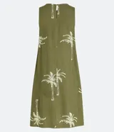 Vestido corto sin mangas color verde oliva con estampado de palmeras blancas.
