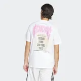 Remera blanca de corte clásico con cuello redondo y estampado en la espalda con el logo de Adidas Originals con diseño inspirado en el merchandising de bandas de death metal.