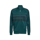 Campera deportiva Adidas First TT de poliéster reciclado color verde con rayas horizontales negras en el pecho y mangas raglán negras. Cierre frontal con cremallera, cuello alto y logo de Adidas bordado en el pecho.