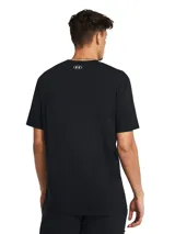 Remera gris de Under Armour con logo vintage en azul y negro.