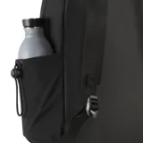 Mochila Puma modelo HER Small, color negro, con compartimento principal con cierre, bolsillo frontal con cierre, bolsillo lateral abierto, correas ajustables para los hombros y logo Puma Cat estampado en el frente.