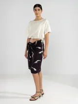 Pareo de playa con estampado animal print en tonos azules.