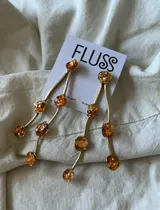 Caravanas colgantes hechas a mano en bronce, de 7 cm de largo, con apliques de piedra ámbar.