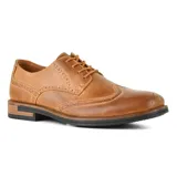 Zapato de vestir acordonado color marrón cuero, con detalles de perforaciones y costuras decorativas.