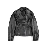 Campera negra de cuero sintético con cierre asimétrico, cuello solapa con botones a presión, dos bolsillos frontales con cierre y herrajes plateados.