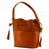 Cartera tipo tote bag negra con doble asa de hombro y cierre superior. Incluye un neceser con correa desmontable.