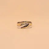 Anillo de plata 925 con detalles en oro 9k.