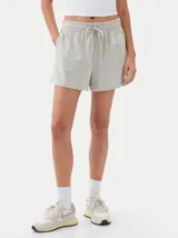 Short deportivo de felpa gris con cintura elástica ajustable con cordón y logo de Gap estampado en blanco.