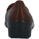 Zapato tipo slip on de cuero liso color negro, con elástico en los laterales y plantilla con relieves para mayor circulación de aire.