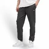 Pantalón de jogging Puma Essentials Elevated para hombre, color gris oscuro, con cintura elástica ajustable con cordón, bolsillos laterales y logo de Puma estampado en la pierna izquierda.