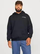 Hoodie negro de manga larga con capucha, bolsillo tipo canguro y logo estampado en el pecho.