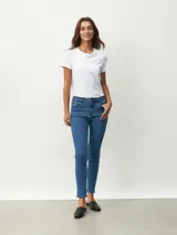 Jean skinny de tiro alto color azul.