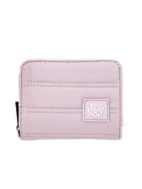 Monedero Weekend color lila con cierre de cremallera y logo estampado.