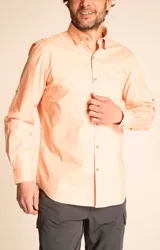 Camisa amarilla de algodón orgánico, manga larga con botones de madera, cuello italiano, calce regular, bolsillo de pecho con logo bordado.