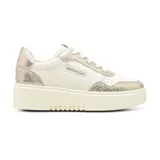 Championes urbanos American Sport Pia, color blanco con detalles en dorado, plataforma y cordones.