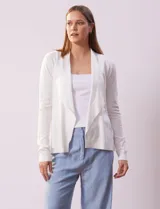 Cardigan tejido color blanco, marca Vila Milano, con botones aplicados en la espalda.