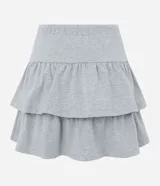 Minifalda gris con cintura elástica ajustable con cordón y dos volados.