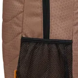 Mochila Caterpillar color marrón con diseño geométrico. Tiene un compartimento principal con cierre de cremallera, un bolsillo acolchado para laptop, tirantes ajustables de malla elástica y dos bolsillos laterales de red.