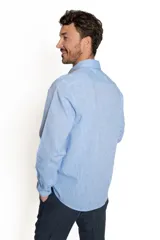 Camisa de vestir rosada de lino y algodón, de manga larga y corte clásico.