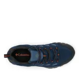 Zapatilla de trekking Columbia modelo Crestwood Waterproof, color azul marino con detalles en azul claro y cordones con toques naranjas. Presenta una construcción impermeable con tecnología Omni-Tech, entresuela TechLite para amortiguación y suela Omni-Grip para tracción todo terreno.