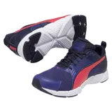 Zapatillas deportivas de running, color azul con detalles en fucsia, diseñadas para brindar comodidad y soporte.