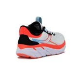 Championes Diadora Proton para running, color blanco con detalles en negro, celeste y naranja.