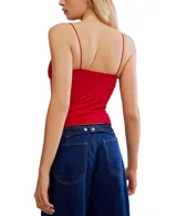 Top negro de jersey suave con copas triangulares y fruncido en el centro. Breteles finos regulables.