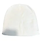 Gorro de lana blanco con estampado de boca con dientes negros.