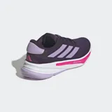 Championes de running Adidas Supernova Ease, color violeta con detalles en lila y rosa.