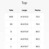 Conjunto de top halter y minifalda con volados, ambos con estampado de lunares blancos sobre fondo negro.