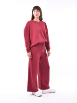 Pantalón de corte recto en verde grisáceo, con cintura elástica y cordón ajustable.