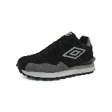 Championes urbanos Umbro, color negro con detalles en gris y blanco.