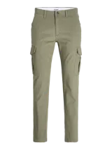 Pantalón cargo color verde oliva con cierre de cremallera y bolsillos laterales.