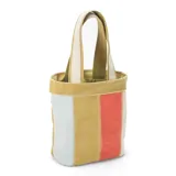 Bolsa matera de tela canvas combinada con división interna para organizar termo y mate. Incluye asa corta de mano.