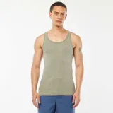 Musculosa verde oliva de algodón con textura de canalé.