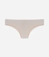 Conjunto de lencería color piel, compuesto por un corpiño tipo top con breteles finos y una bombacha tipo bikini.
