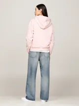 Buzo Tommy Hilfiger color rosa, con capucha ajustable con cordón, mangas largas y logo bordado en el pecho.
