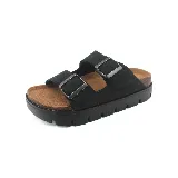 Sandalias negras Panama Jack con doble tira y hebillas plateadas, plantilla anatómica color suela y plataforma con suela dentada.