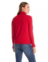 Polera tejida en hilado fino color verde oscuro, de manga larga con tajo en el puño y cuello alto.