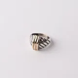 Anillo de plata 925 con apliques de oro.