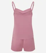 Conjunto de pijama compuesto por un top de breteles finos con detalle de bies contrastante en el escote y un short con cintura elástica.