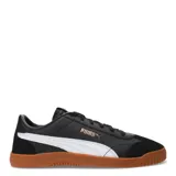 Championes Puma Club 5v5 SD, color negro con detalles en blanco y suela color caramelo.