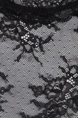 Body colaless de encaje negro transparente con breteles anchos y escote pronunciado en la espalda. Refuerzo interior con botones a presión ocultos.