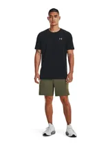 Remera negra de hombre Under Armour Rush Seamless Leg, de corte clásico y mangas cortas. Presenta logo de la marca en el pecho y detalle de color en la manga.