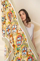 Pañuelo cuadrado de algodón y viscosa con estampado abstracto multicolor.