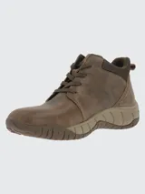 Bota de cuero marrón con cordones, caña baja y suela de goma.